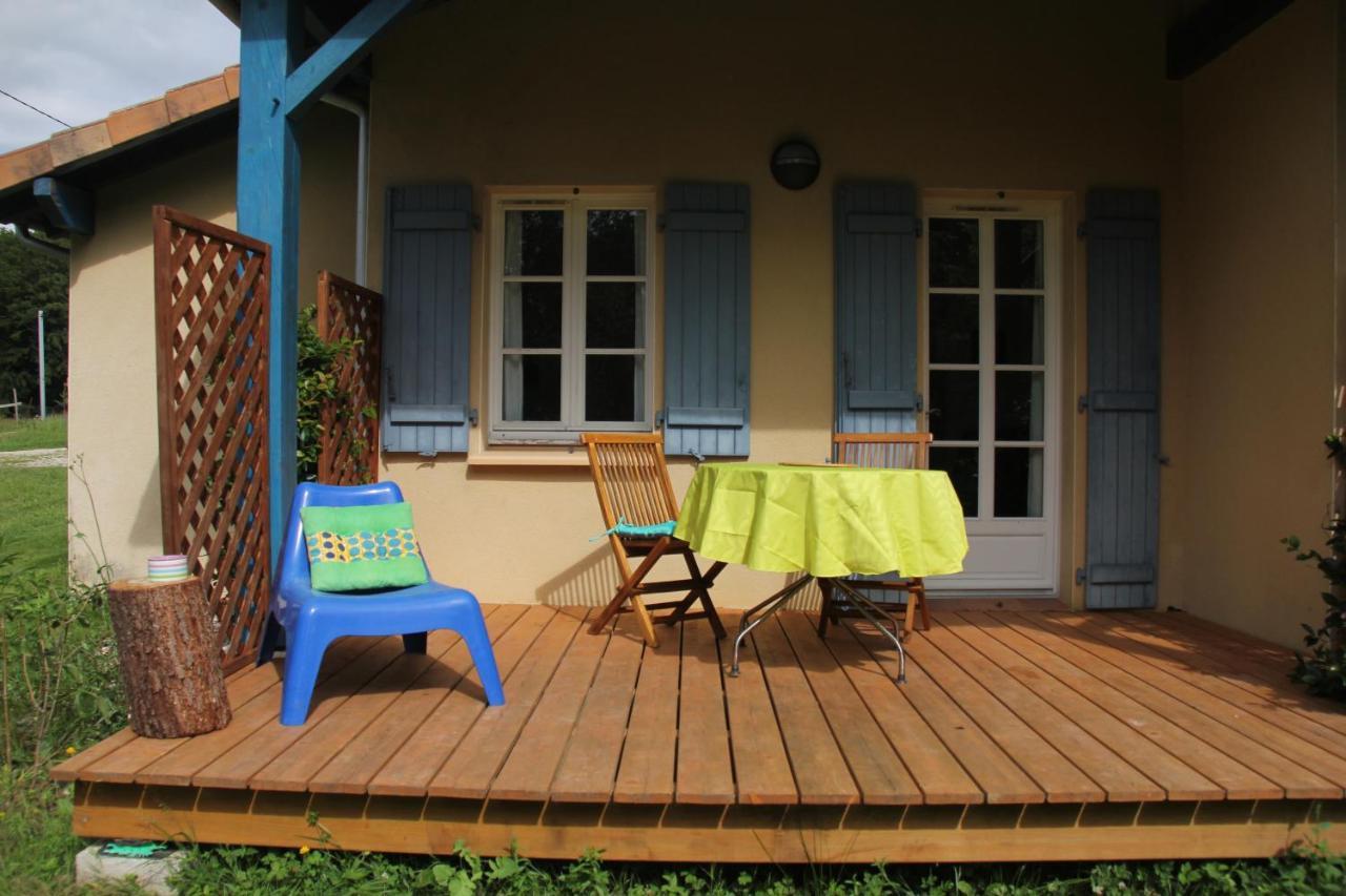 Au Petit Bernerot - Les Gites De L'Arbre Voyageur Eauze Exterior photo